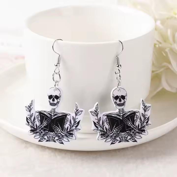 Gothic Skull Jewelry Black Dangle Vampire Design Metal Hook Alternative Accessory for Goth Baker Gift for Halloween Horror Fan Dark Jewelry